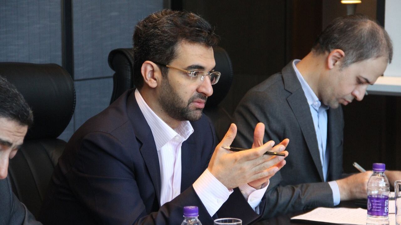 وزیر ارتباطات: ناهید یک، آماده تحویل است