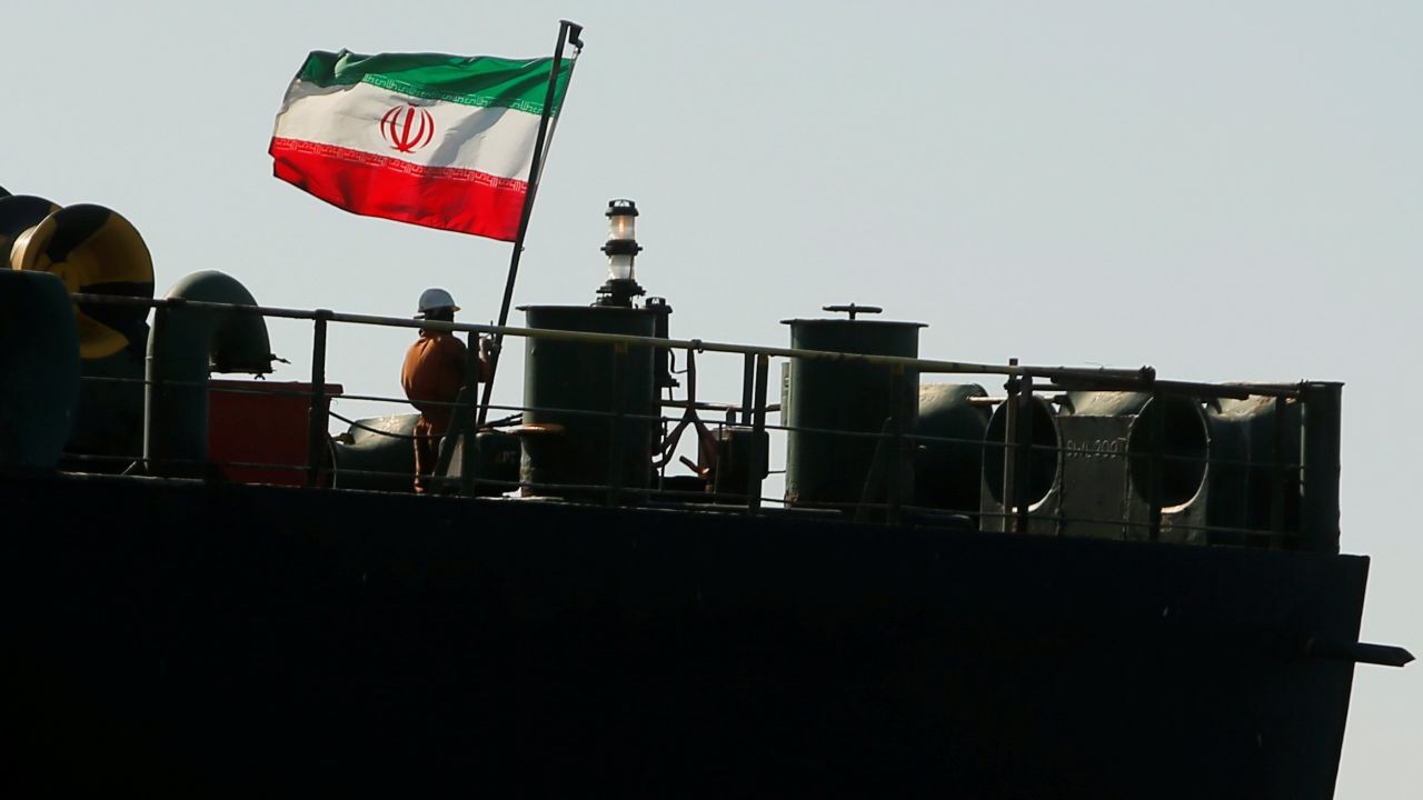 کمک به نفتکش ایرانی ممنوع است