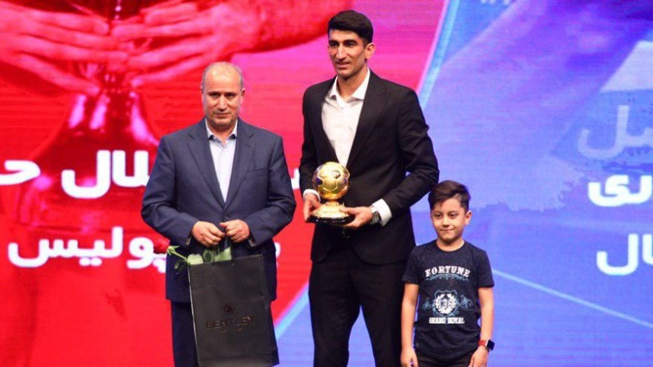 چرا فدراسیون نمی‌تواند مراسمی در شأن فوتبال ایران برگزار کند؟/ بهترین‌های فوتبال ایران واقعاً انتخاب شدند؟/ چرا فوتسال در مراسم بهترین‌ها جایی نداشت؟