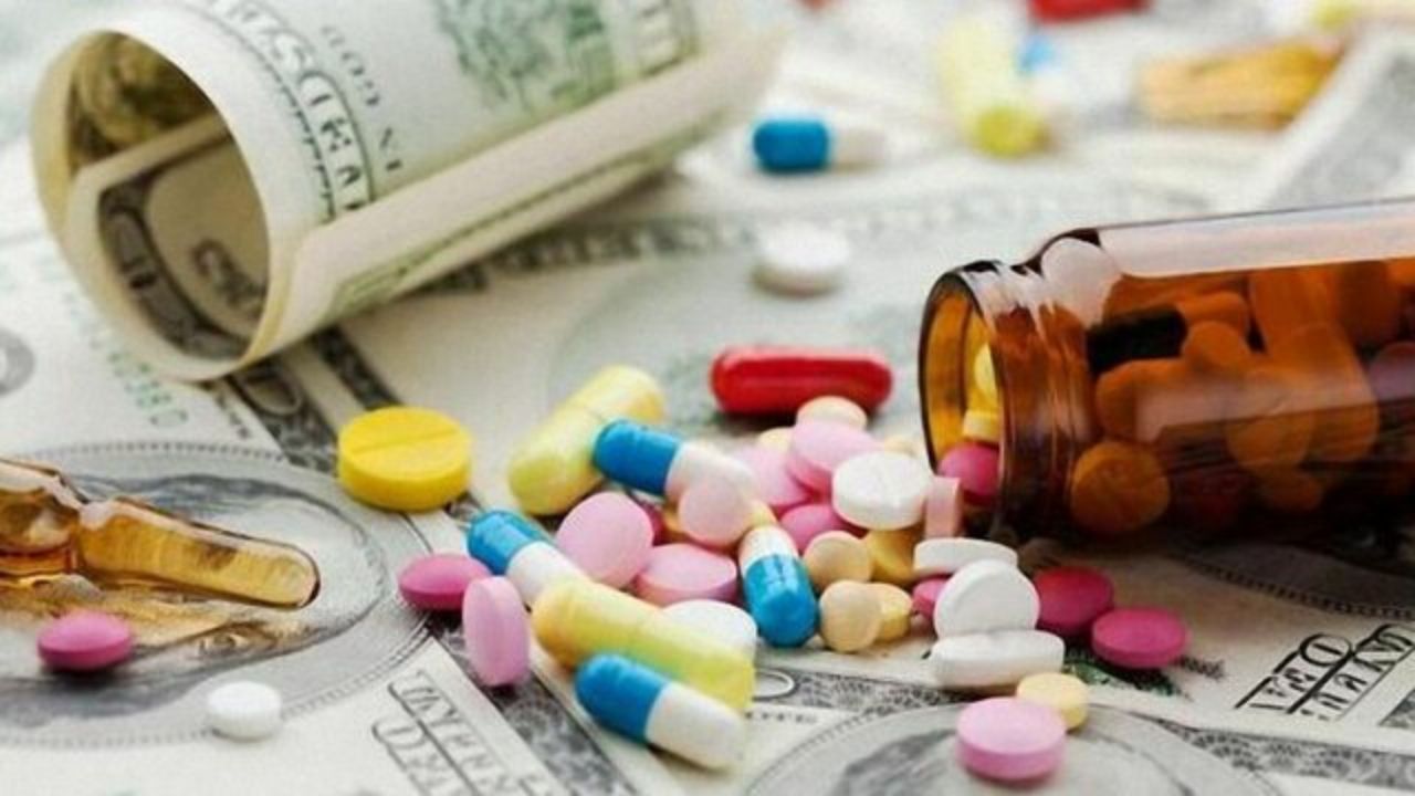 دولت به جای ارز 4200 تومانی بیمه‌ها را تقویت کند