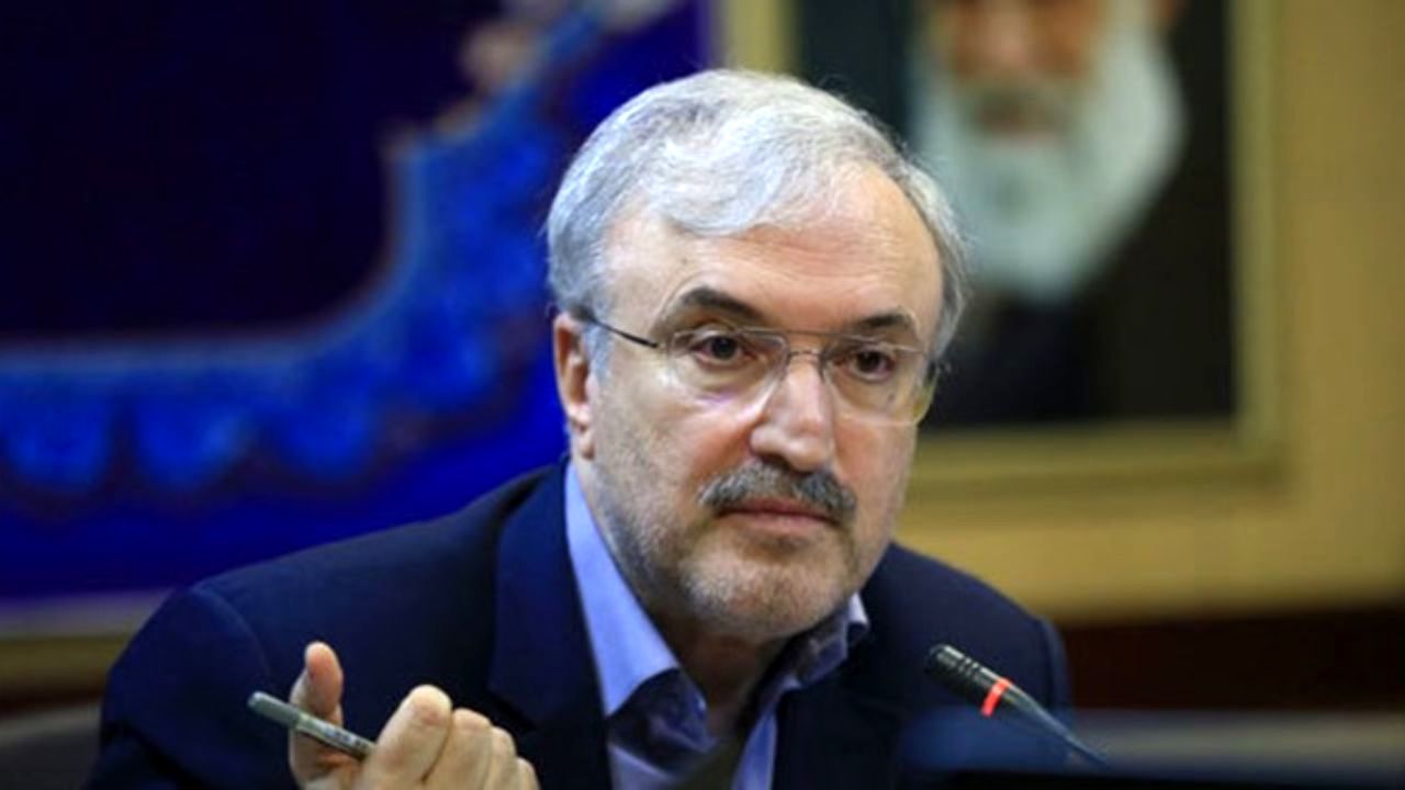 برخی دانشجویان و اساتید دچار بی‌خویشتنی شده‌اند