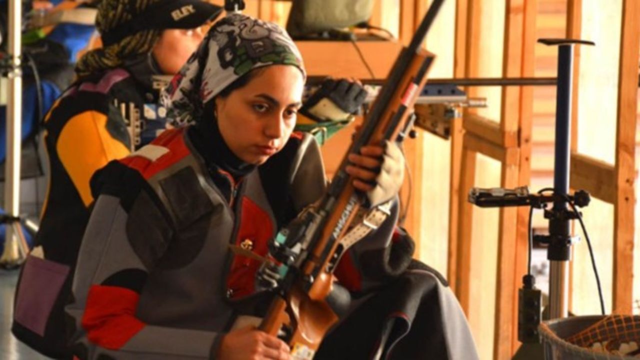 کرم‌زاده در تفنگ سه وضعیت بانوان، بیست‌وچهارم جهان شد