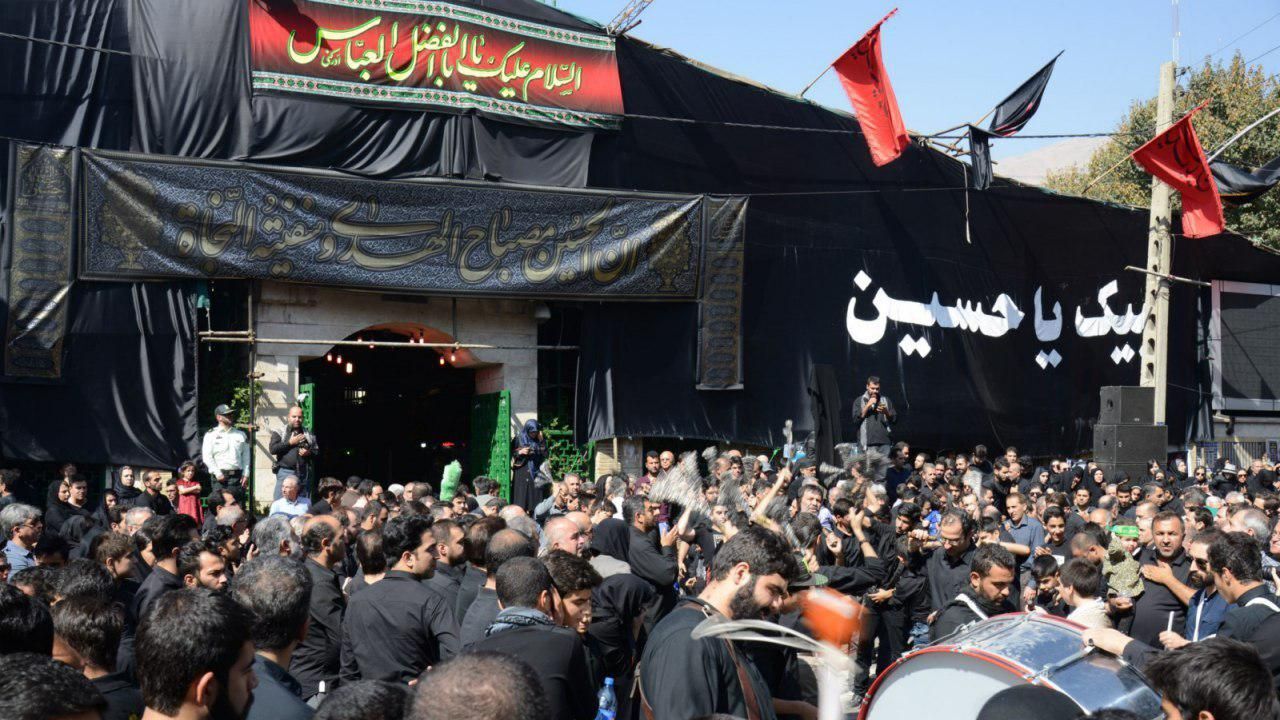 پلیس با قمه‌زنان برخورد می‌کند