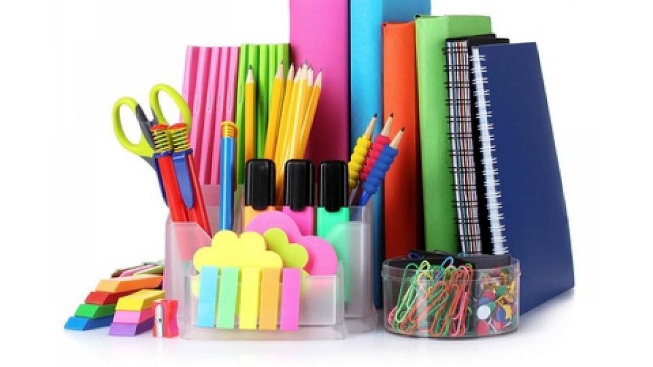 آغاز توزیع دفاتر دانش‌آموزی با نرخ دولتی