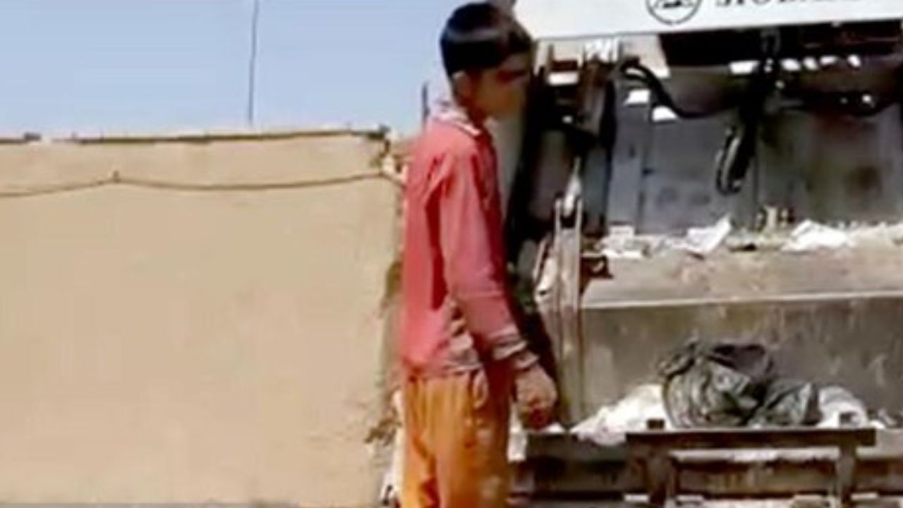 شهردار یزد: این نیروی شهرداری 18 سالش تمام شده است