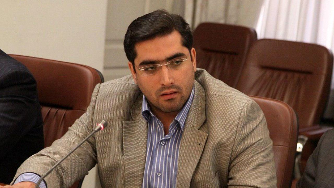 اجرای نهضت ساخت داخل با خوداتکایی در تولید کالاهای حساس