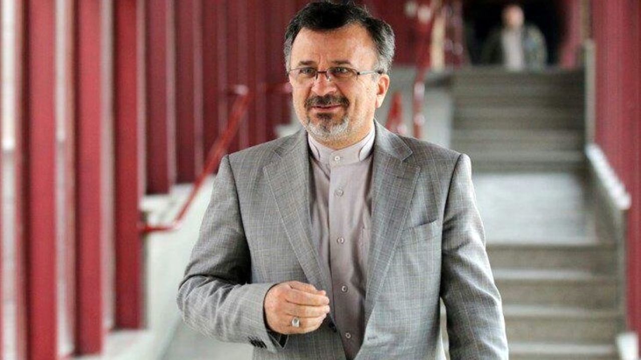 داورزنی برای انتخابات فدراسیون والیبال ثبت نام کرد