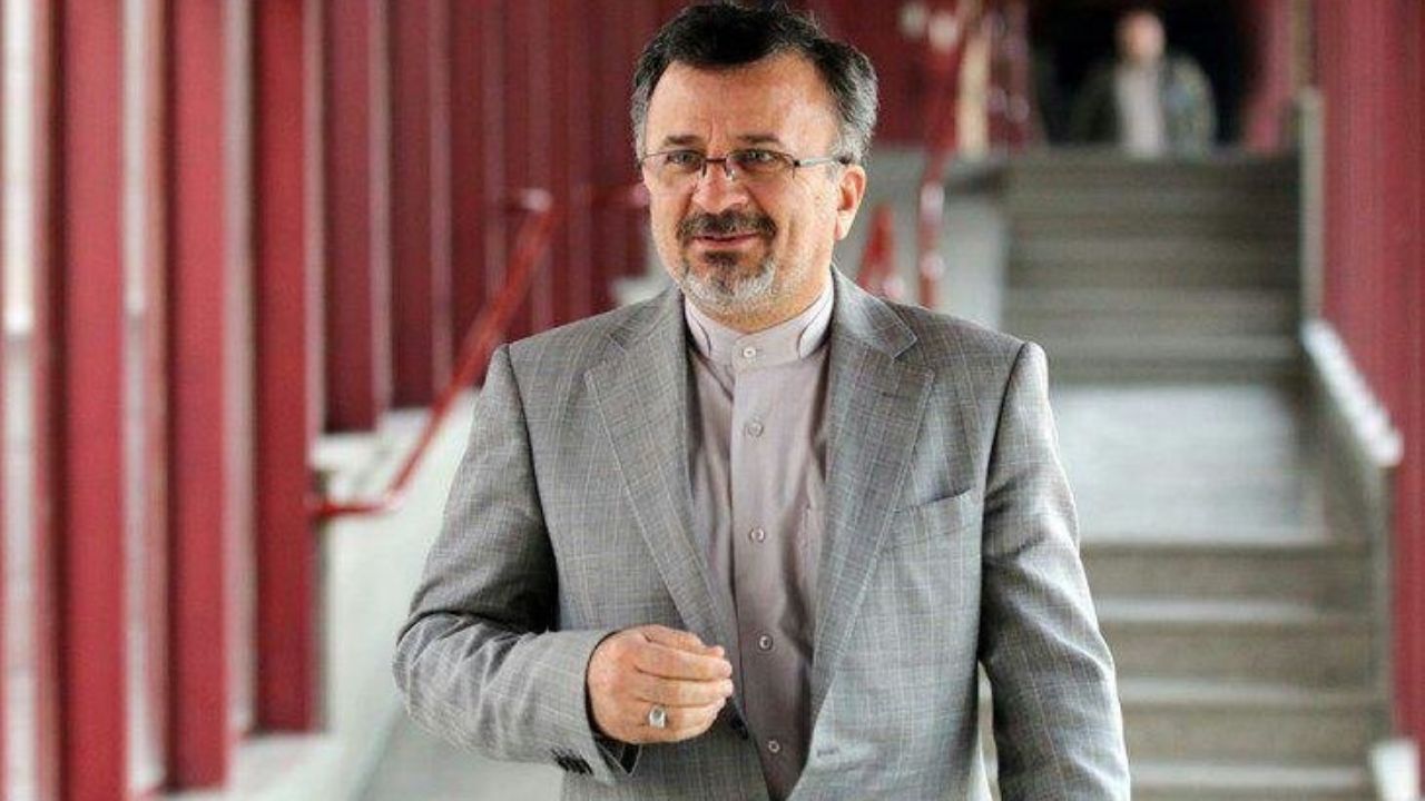 داورزنی برای انتخابات فدراسیون والیبال ثبت نام کرد