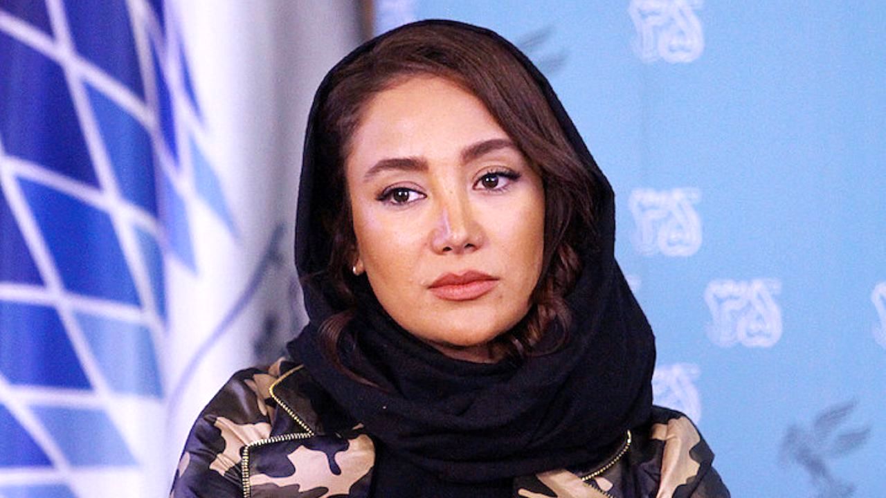 تصویر بهاره افشاری در افتتاحیه نمایش رامبد جوان