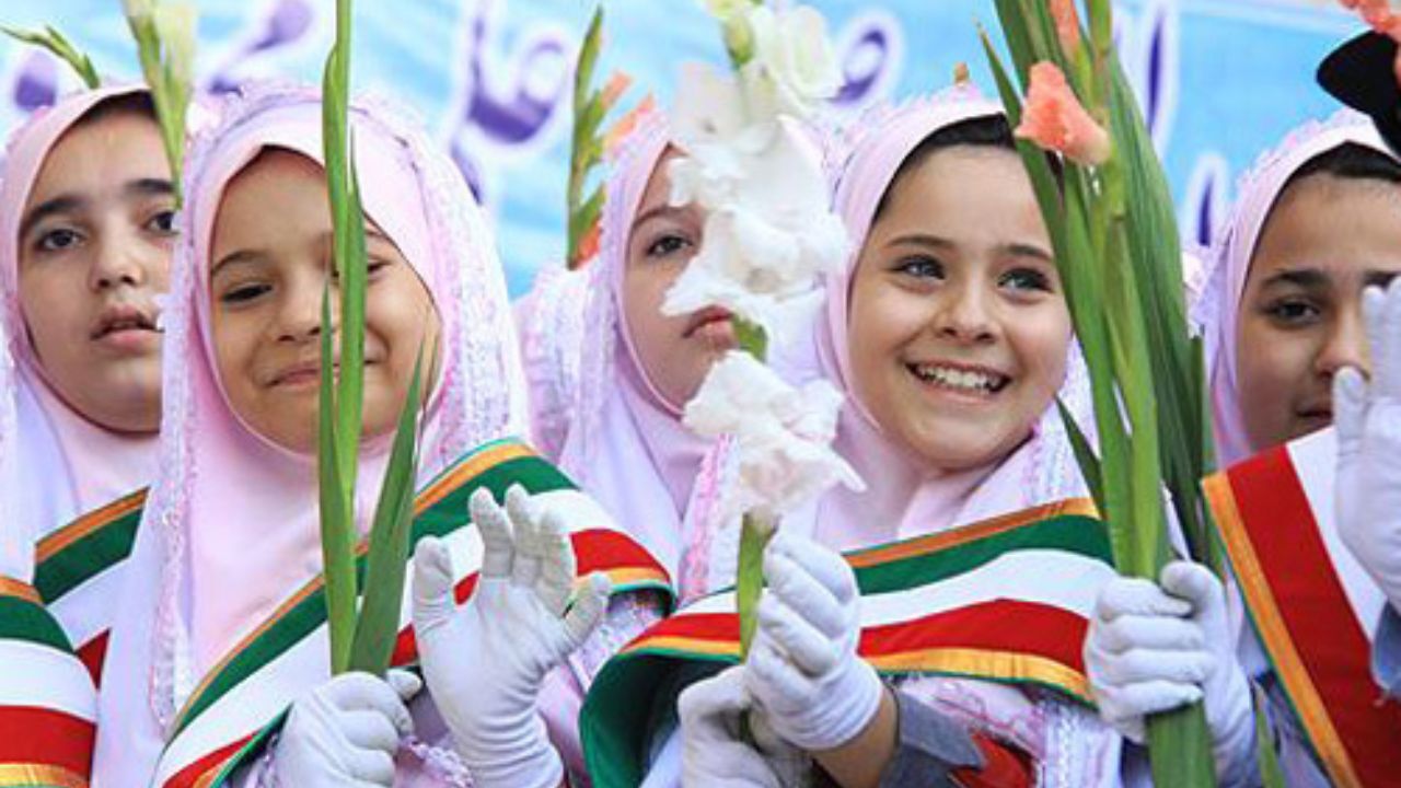 نهمین زنگ دانش‌آموزان شهید با حضور حناچی نواخته می‌شود