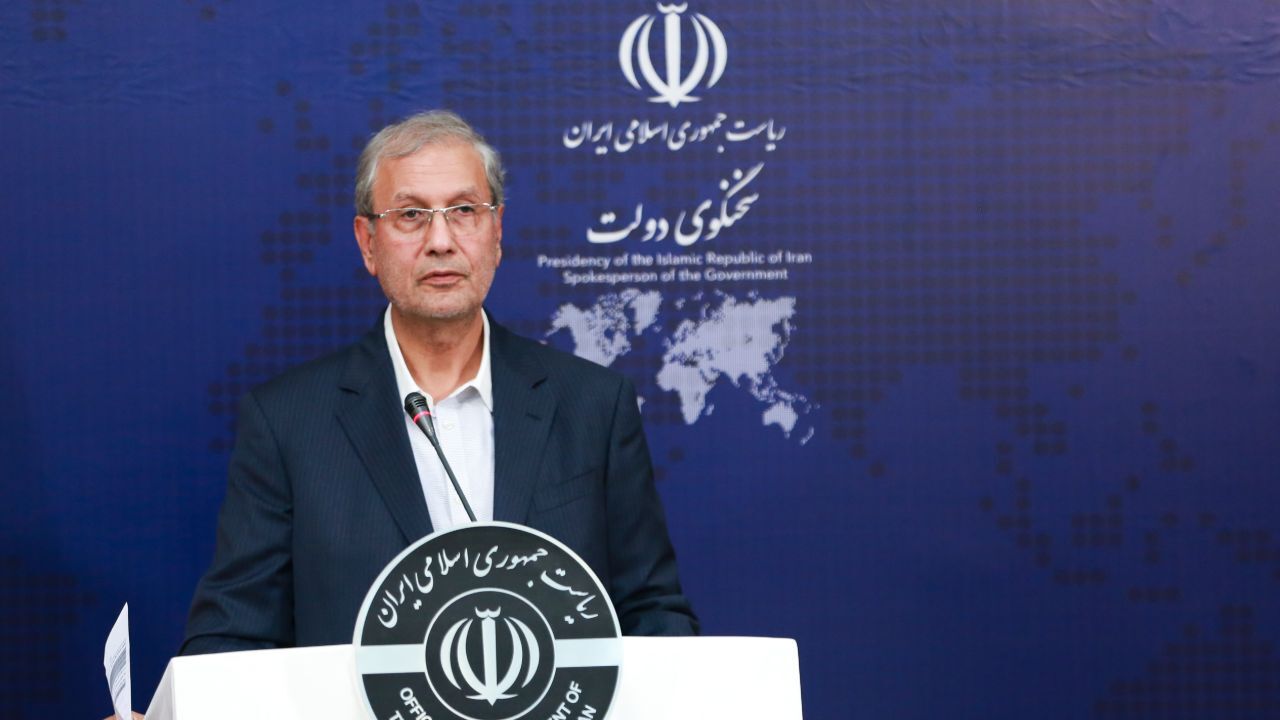 در صورتی که تحریم‌ها به صورت کامل برداشته شود مذاکره خواهیم کرد/ با وجود قدرت رسانه‌ای آمریکا اما ویزاها صادر شده است/ روابط بسیار خوبی با چین داریم/ از قدرتمند شدن کشورهای آسیایی خوشحال می‌شویم/ مشکل ما در هپکو تولید است/ هیچ چیز برای کارگران شیرین‌تر از