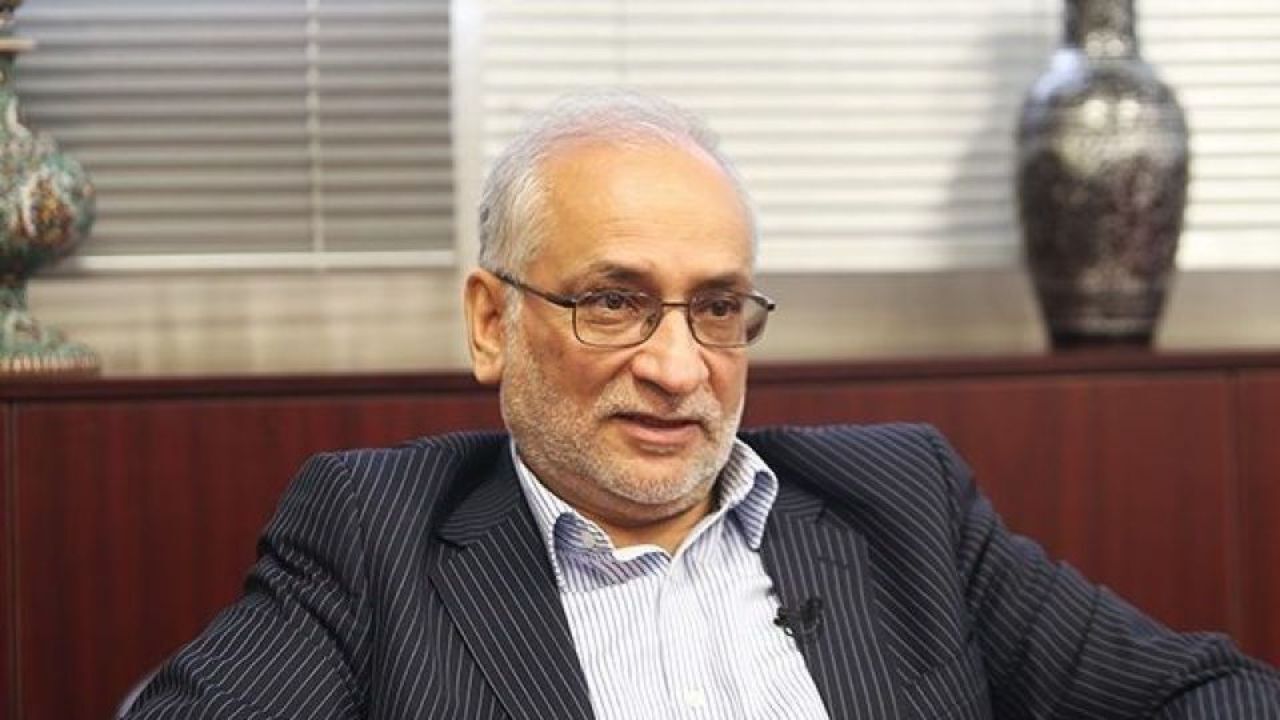 در جامعه‌ای که هیچ‌چیز آن سر جای خودش نیست، قطعا فساد تشدید می‌شود