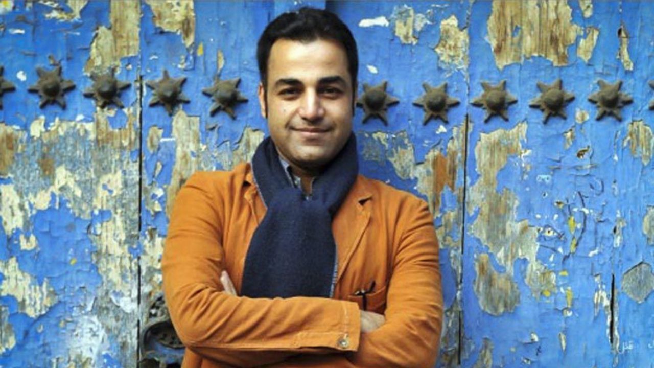 آرش عباسی نمایش «پارتی» را به روی صحنه می‌برد