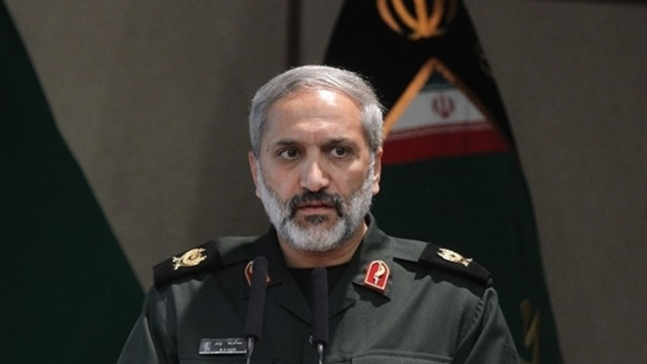 هدف اصلی دشمن نا امید کردن جوانان به آینده کشور است