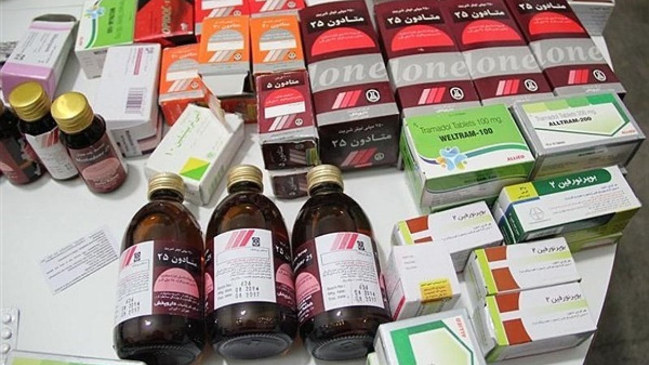 توزیع دارو در داروخانه‌ها به اقتصاد قاچاقچیان کمک می‌کند