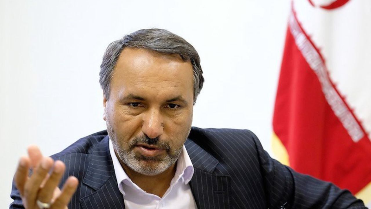 مسکن 30 متری، جوانان را به سمت تجردگرایی سوق می‌دهد/ استراتژی تولید مساکن 30 متری در تضاد با تشکیل خانواده است/ دولت تاکنون هیچ اقدامی برای تولید انبوه مسکن صورت نداده است