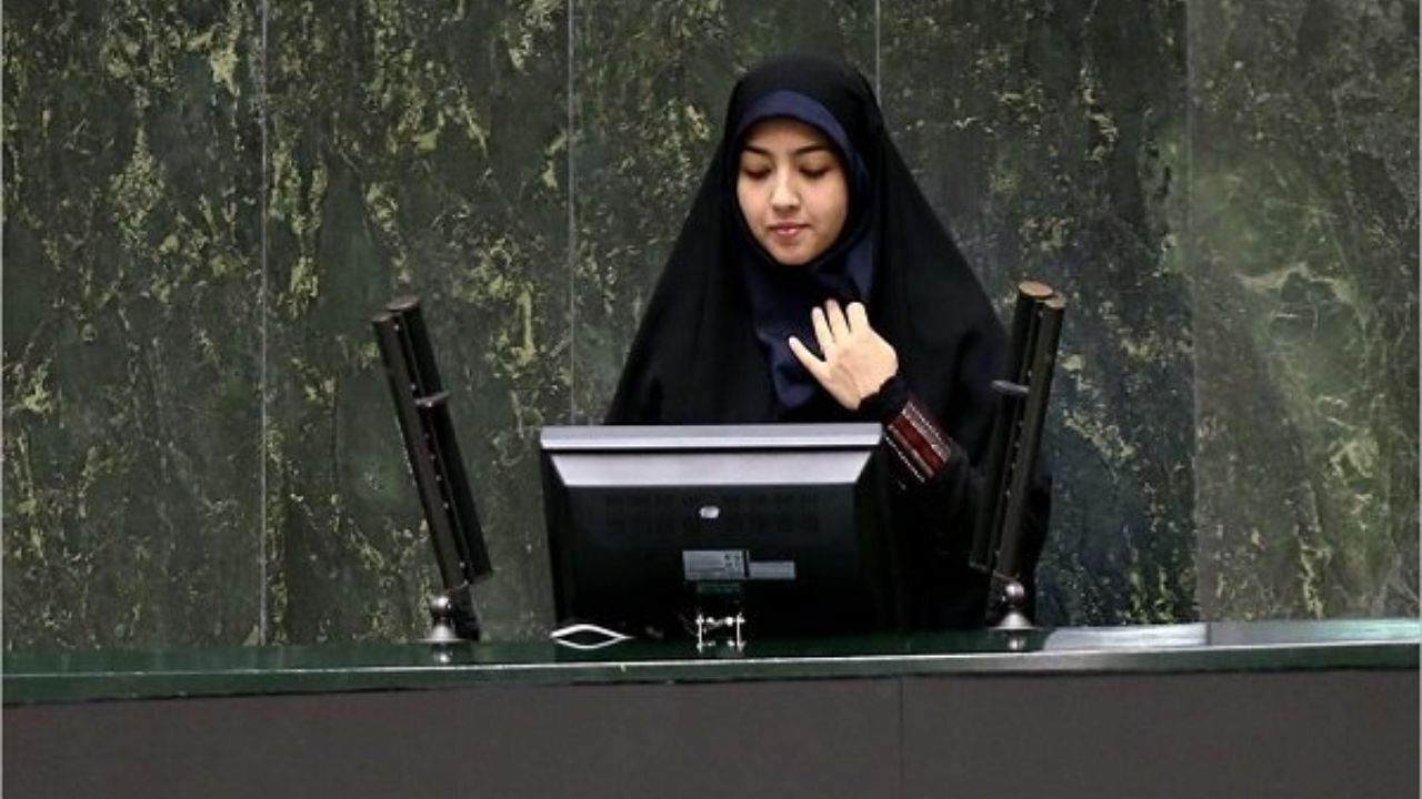 نماینده مبارکه از توضیحات وزیر علوم قانع شد
