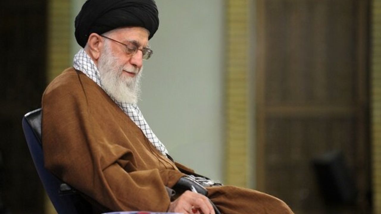 پاسخ رهبر انقلاب به سوالی درباره «خوردن خوراکی‌های دارای ژلاتین»