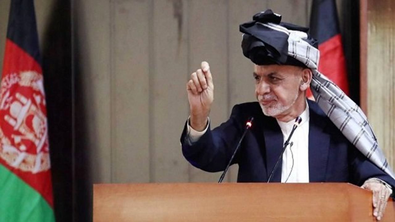 «اشرف غنی» سخنگوی وزارت خارجه را برکنار کرد؛ عبدالله نپذیرفت
