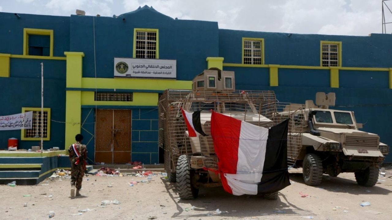 «امارات» فرودگاه عدن را تحویل عربستان سعودی داد
