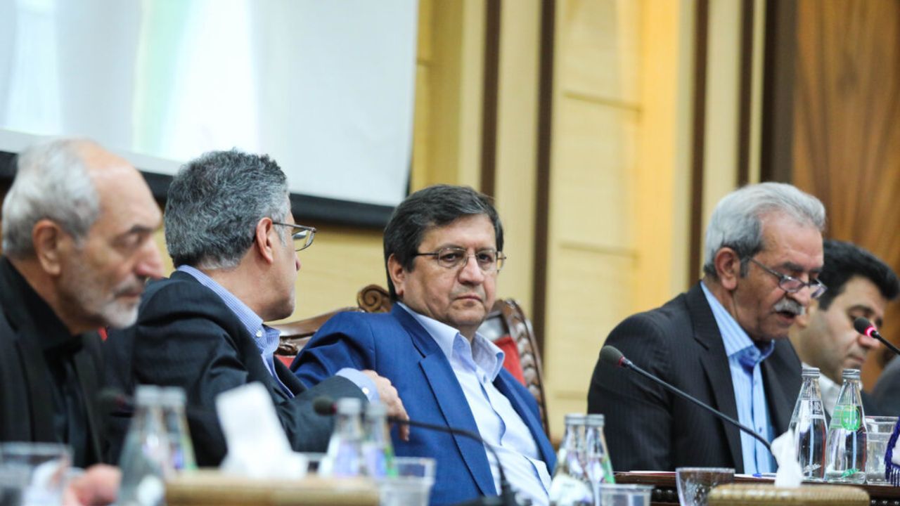 خودروسازان و قطعه‌سازان به اظهارات رییس کل بانک مرکزی واکنش نشان دادند