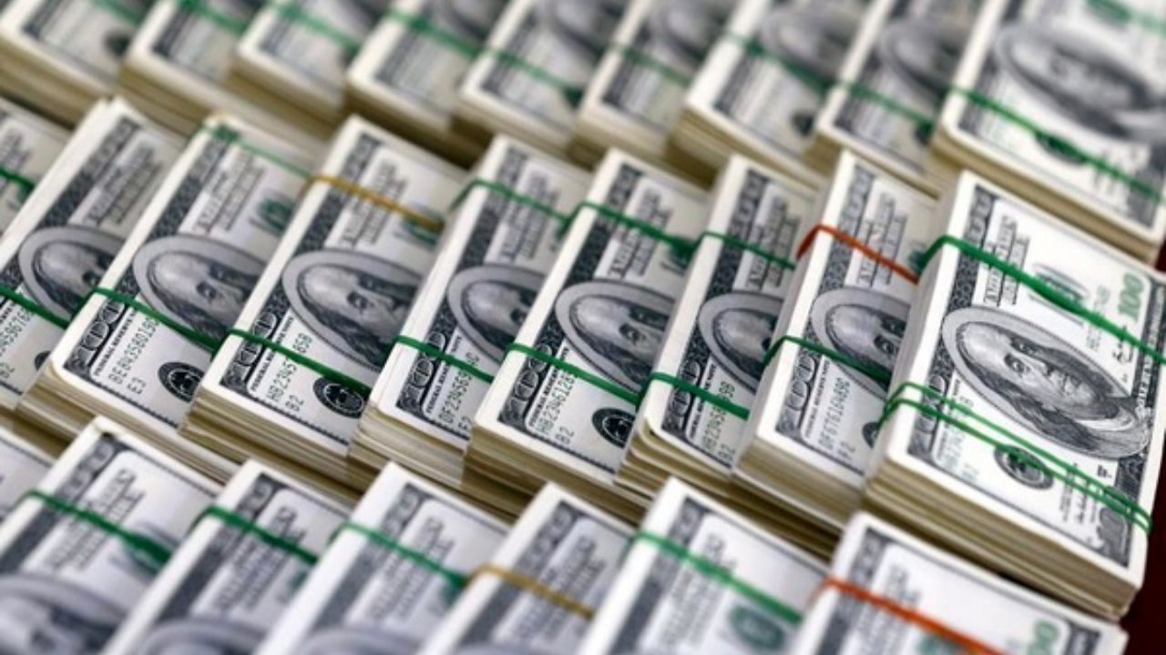 دلار در آستانه ورود به کانال 10 هزار تومان