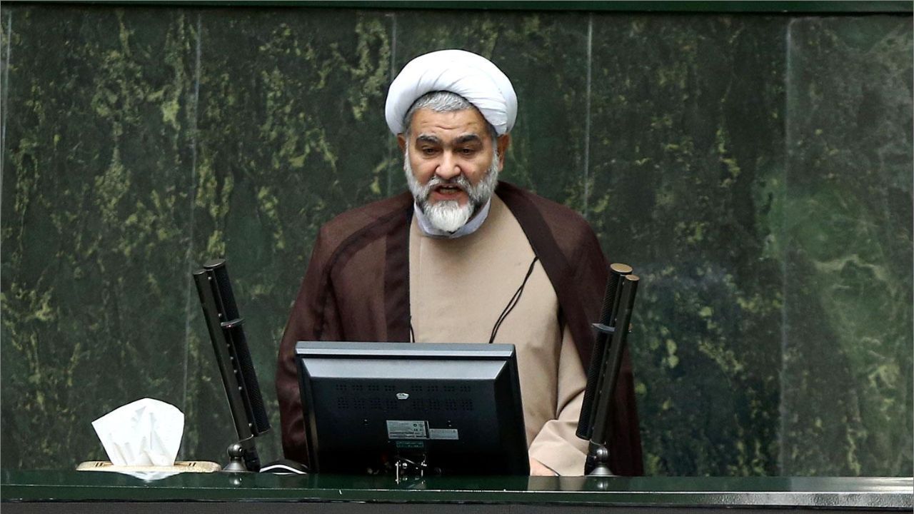 انتخاب قائم‌مقام اجرایی رهبری، چه از سوی حامیان دولت دنبال شود و چه از جانب مخالفان دولت، کار غلطی است/ تعیین قائم‌مقام اجرایی رهبری یعنی ایجاد دولت در دولت/ رئیس‌جمهور قائم‌مقام اجرایی رهبری، است