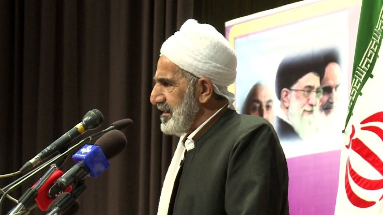 نبود اعتماد به استکبار جهانی از راهکارهای مقابله با توطئه‌های کنونی آنان است