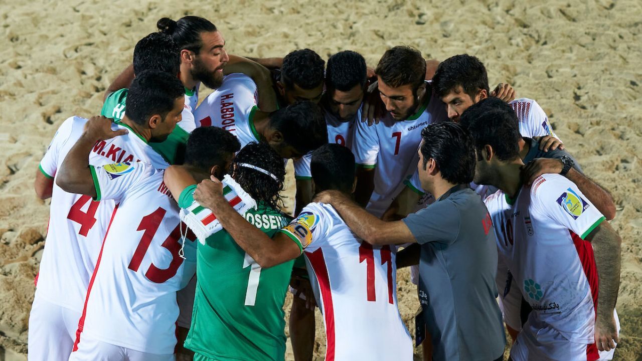 فقط قهرمانی جهان ما را راضی می‌کند
