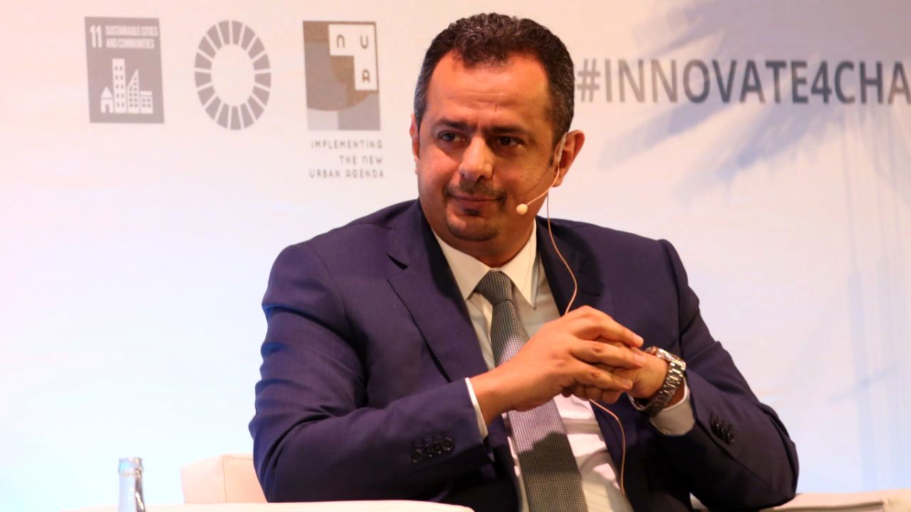 نخست‌وزیر دولت مستعفی یمن با 5 وزیر وارد «عدن» شد