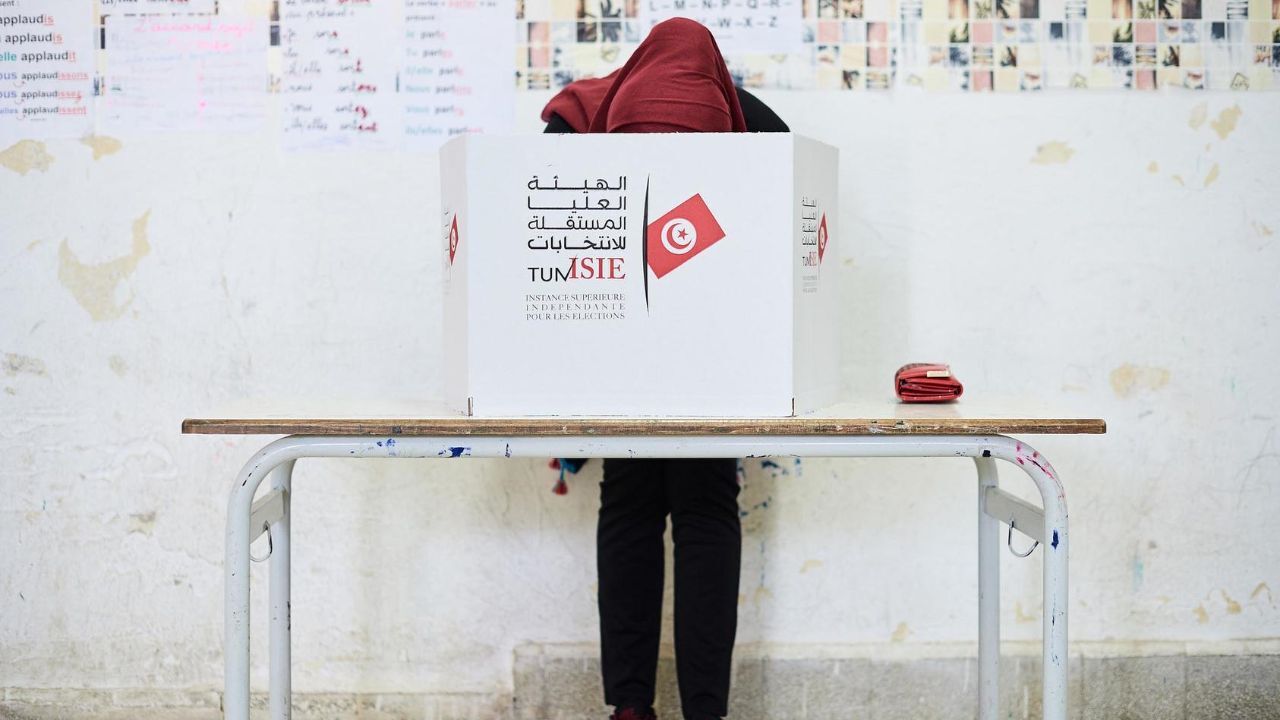 نخست‌وزیر تونس: مستقل هستم