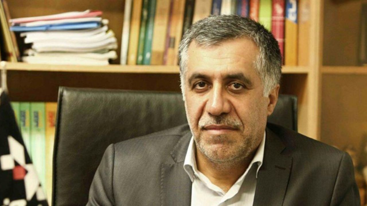 ثبت اطلاعات کتاب‌ها بر اساس قانون کتابخانه ملی و رده‌بندی دیویی انجام می‌شود