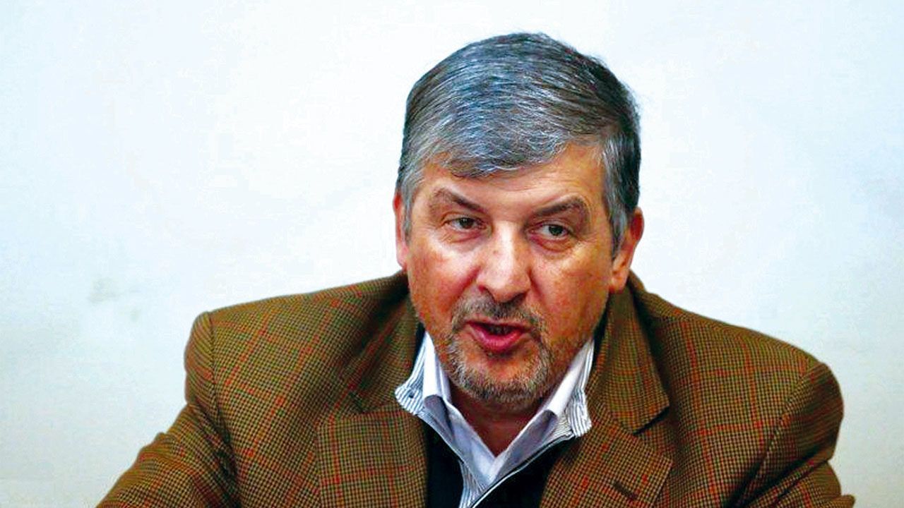 خاطر لاریجانی آزرده شده است/ مراجع لاریجانی را مکلف به نامزدی در انتخابات می‌کنند/ پایداری‌ها از نیامدن لاریجانی خوشحال شدند