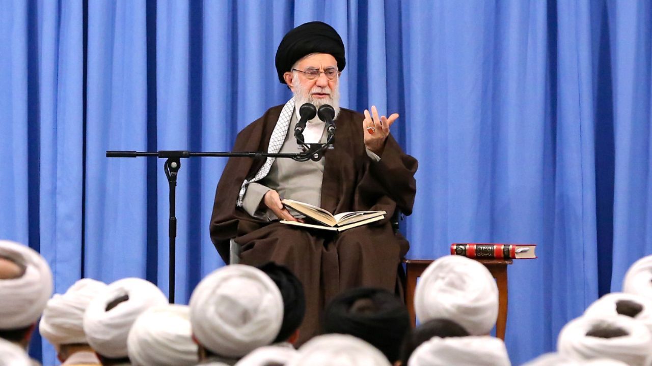اگر توان مدیریتی ندارید مسئولیت نپذیرید/ بی‌محابا برای انتخابات مجلس اسم‌نویسی می‌کنند