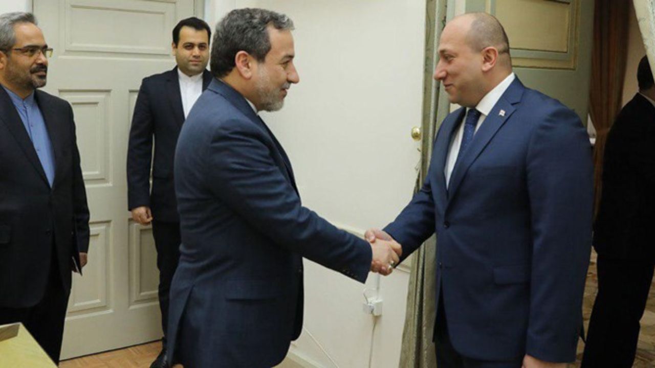 «عراقچی» بر حل مشکلات کنسولی اتباع ایرانی در گرجستان تأکید کرد