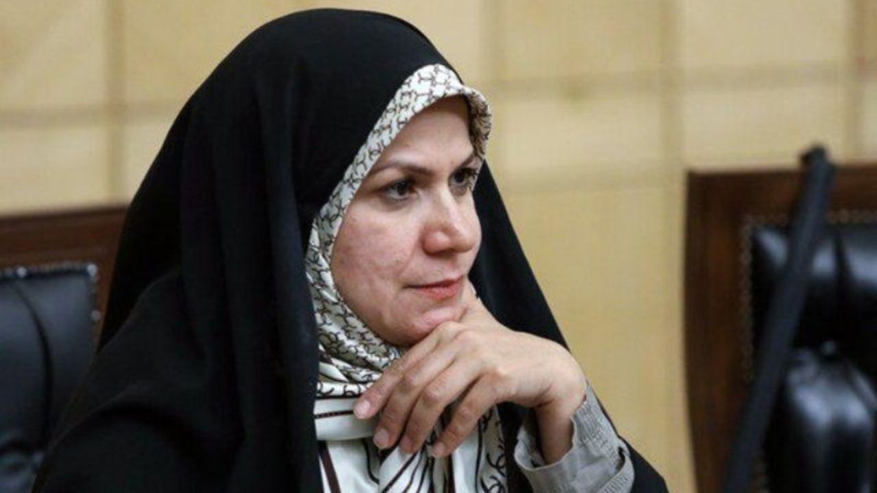زنان در مقابل هزینه‌کردهای میلیاردی رقبا بیشتر تحت تاثیر قرار می‌گیرند/ رقبا در انتخابات یکدیگر را به واسطه پول حذف می‌کردند/ کسانی که با پول‌های هنگفت به مجلس راه می‌یابند نمی‌توانند نماینده واقعی مردم باشند/ عده‌ای پول خرج می‌کنند تا به مجلس برسند و زدو