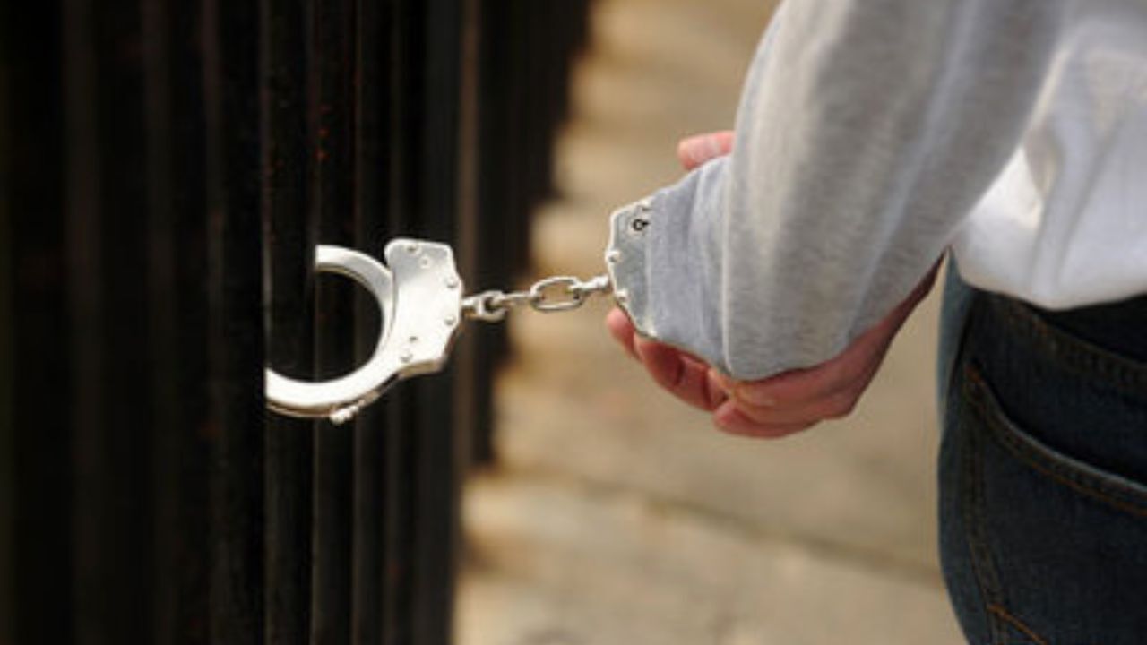 بازداشت یکی از معاونین گمرک بازرگان