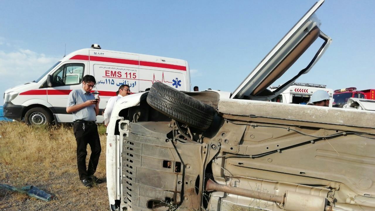 مصدومیت 5 دانش آموز در پی واژگونی سرویس مدرسه