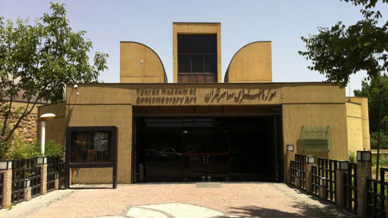 بازدید هنرمندان و پیشکسوتان از روند بهسازی موزه هنرهای معاصرتهران