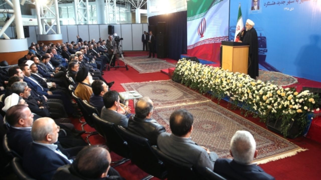 آلودگی هوا را نمی‌توان یک روزه حل کرد/ بدترین دوره تحریم را می‌گذرانیم/ مسئولان دولت اکسیژن دیگری مصرف نمی‌کنند/ لطمه زدن به امید مردم ، بی تردید لطمه به مردم و انقلاب است
