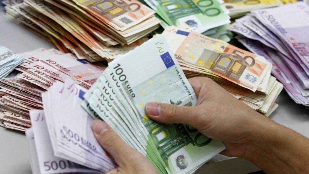 نرخ دلار در بودجه سال آینده واقعی نیست