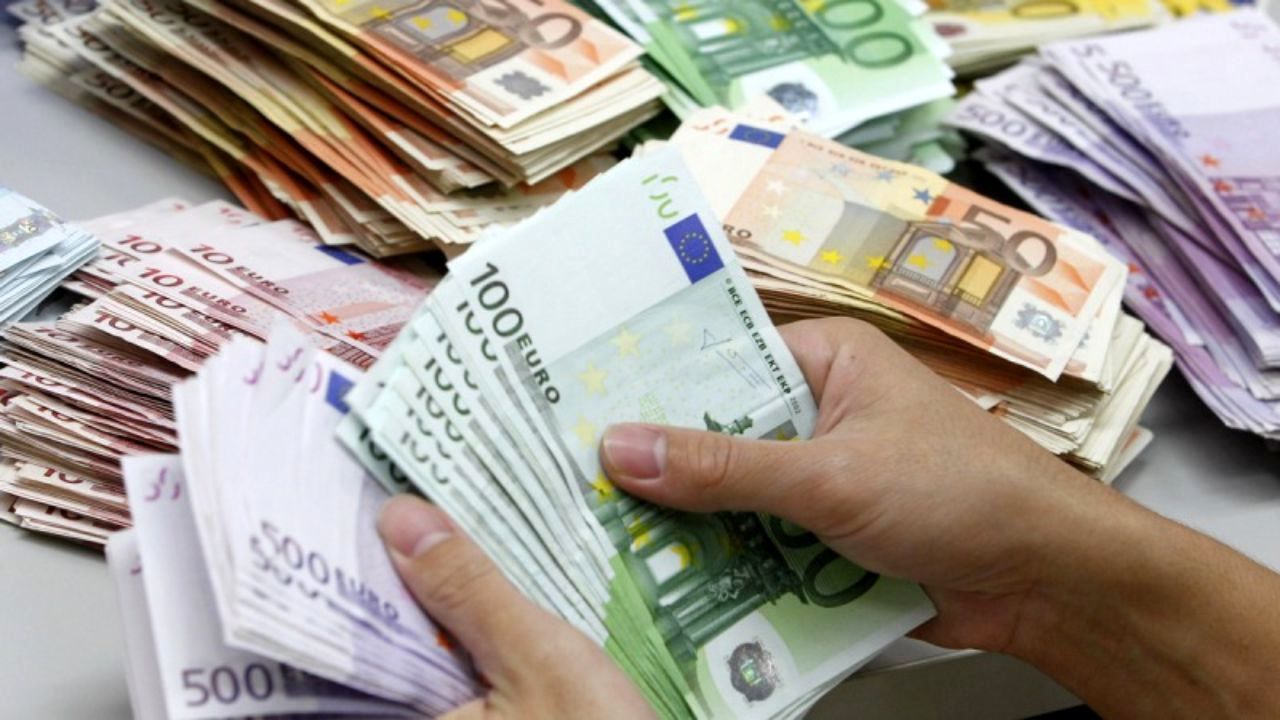 نرخ دلار در بودجه سال آینده واقعی نیست