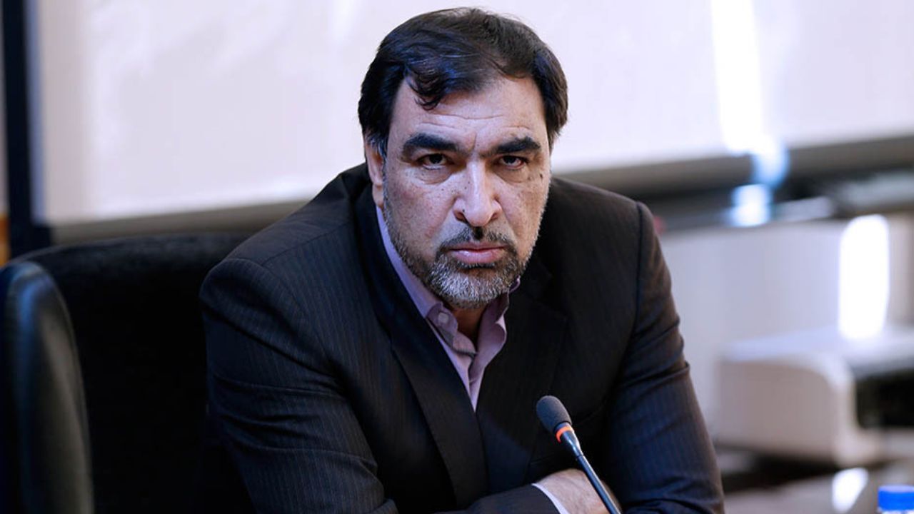 کسری بودجه سال آینده 55 هزار میلیارد تومان است/ هنوز حقوق نجومی داریم/ شرکت‌های دولت حیاط خلوت بازنشسته‌ها شدند