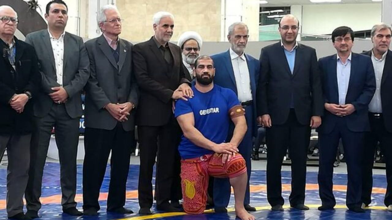 صادق‌زاده پهلوان ایران در سال 98 شد