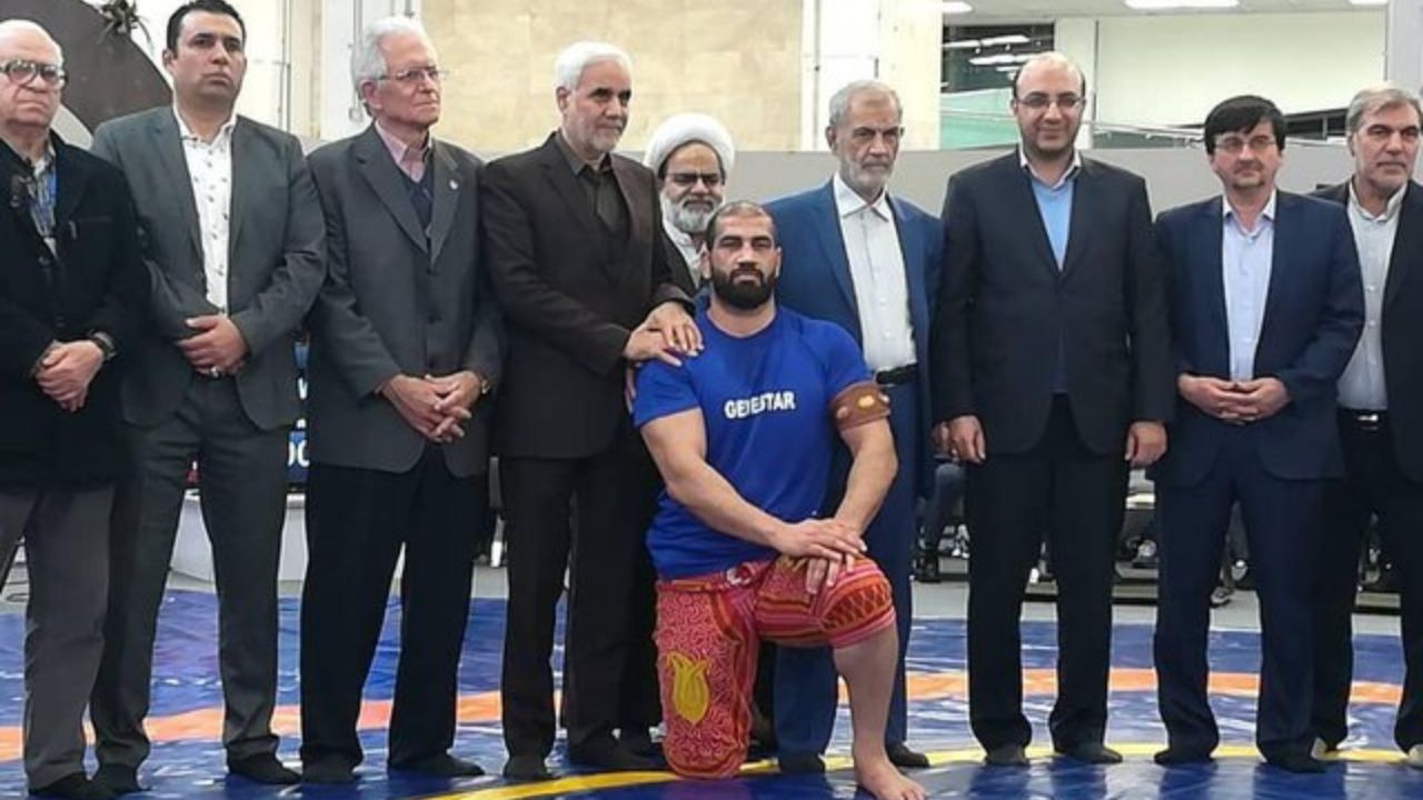 صادق‌زاده پهلوان ایران در سال 98 شد