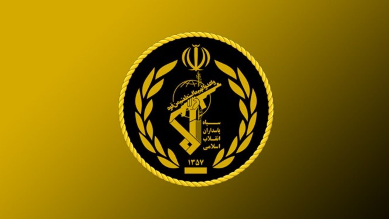 کشتی حامل سوخت قاچاق در آب‌های بوموسی توقیف شد