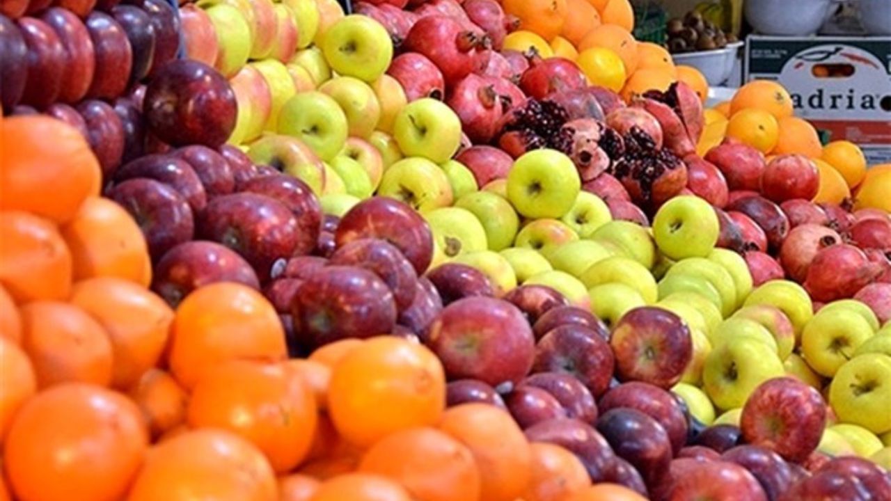 سوء استفاده دلالان از تاخیر در اعلام نرخ مصوب خرید حمایتی ذخایر میوه شب عید/ احتمال تعیین قیمت مصوب خریدِ در چهارشنبه هفته‌جاری