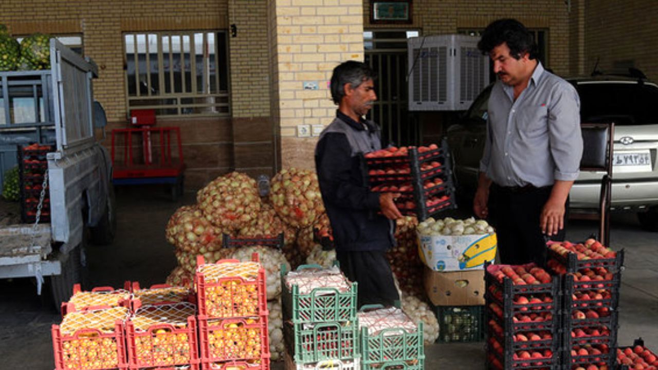 وضعیت بازار میوه و تره بار پس از اصلاح نرخ بنزین چه شد/ زمستان نرخ کدام محصول کشاورزی را بالا برد؟