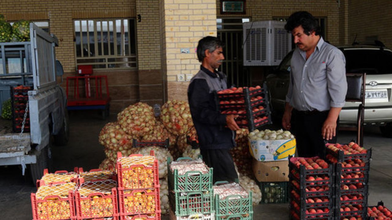 وضعیت بازار میوه و تره بار پس از اصلاح نرخ بنزین چه شد/ زمستان نرخ کدام محصول کشاورزی را بالا برد؟