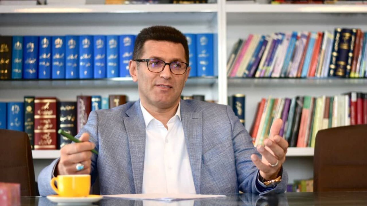 بهتر است برای گرفتن حق میزبانی تلاش کنیم